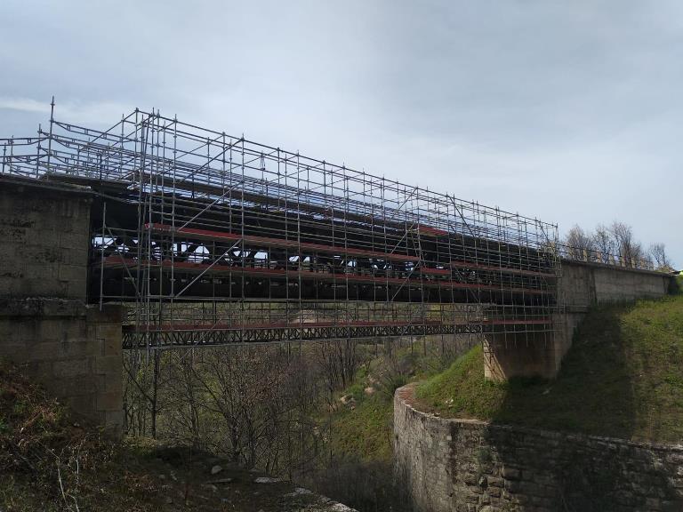 ADAPT® Suspended Scaffold in Bridge of Silveiras